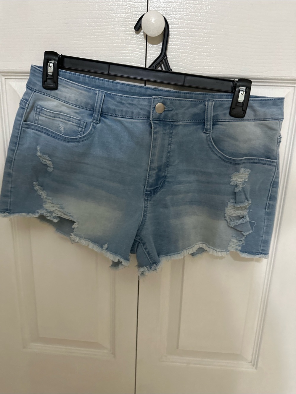 Light Wash Distressed Denim Jean Shorts - Classic Casual